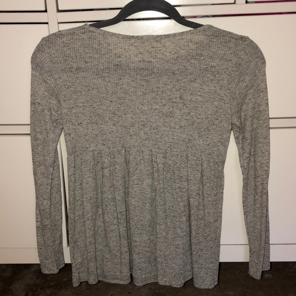 Flowy Gray Sweater - Picture 3 of 4
